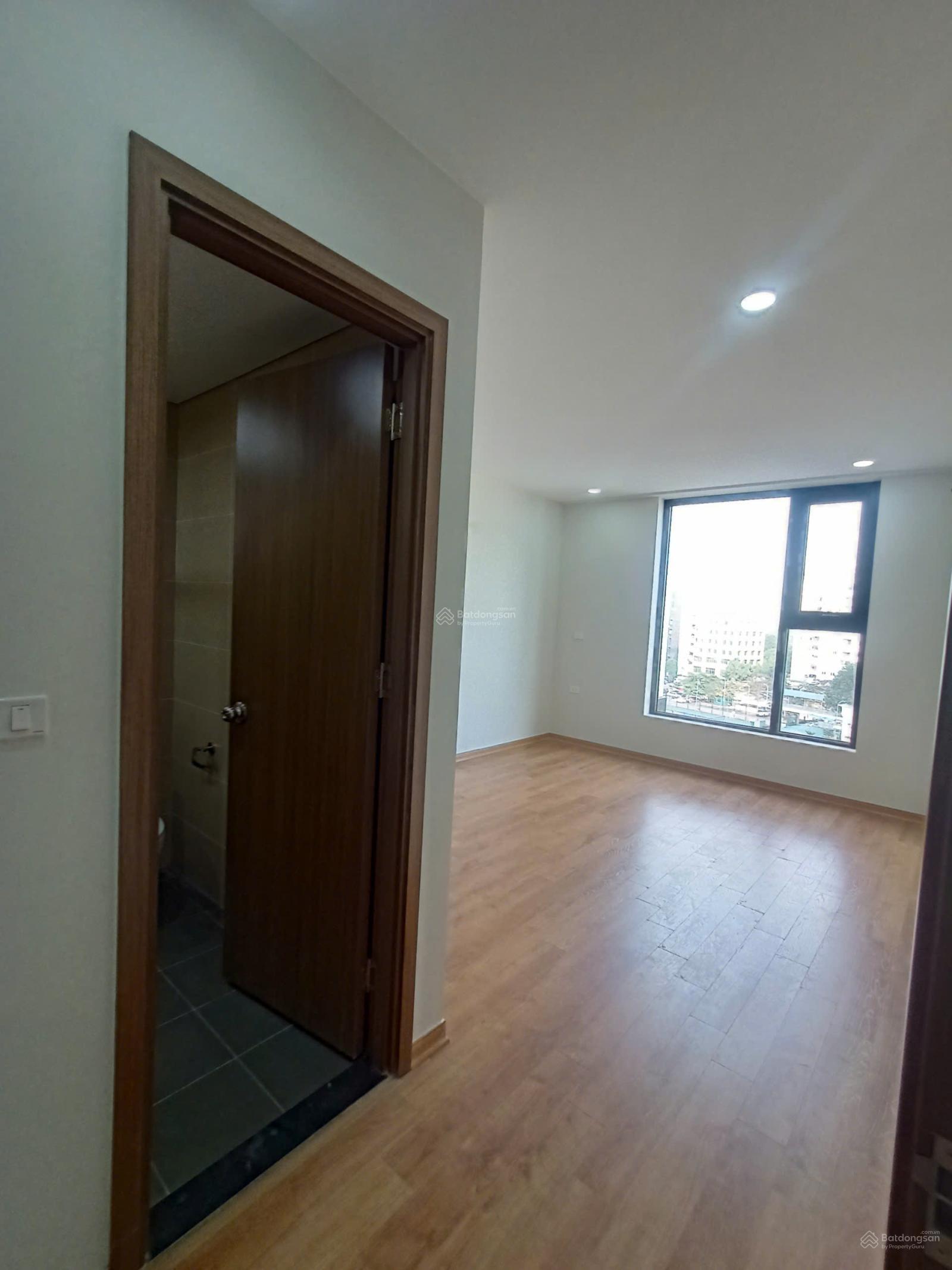 (Hot) Bán gấp căn góc 3N/2WC, DT 105m, NTCB, Tầng trung, View đẹp, Rose Town, Hoàng Mai, Hà Nội