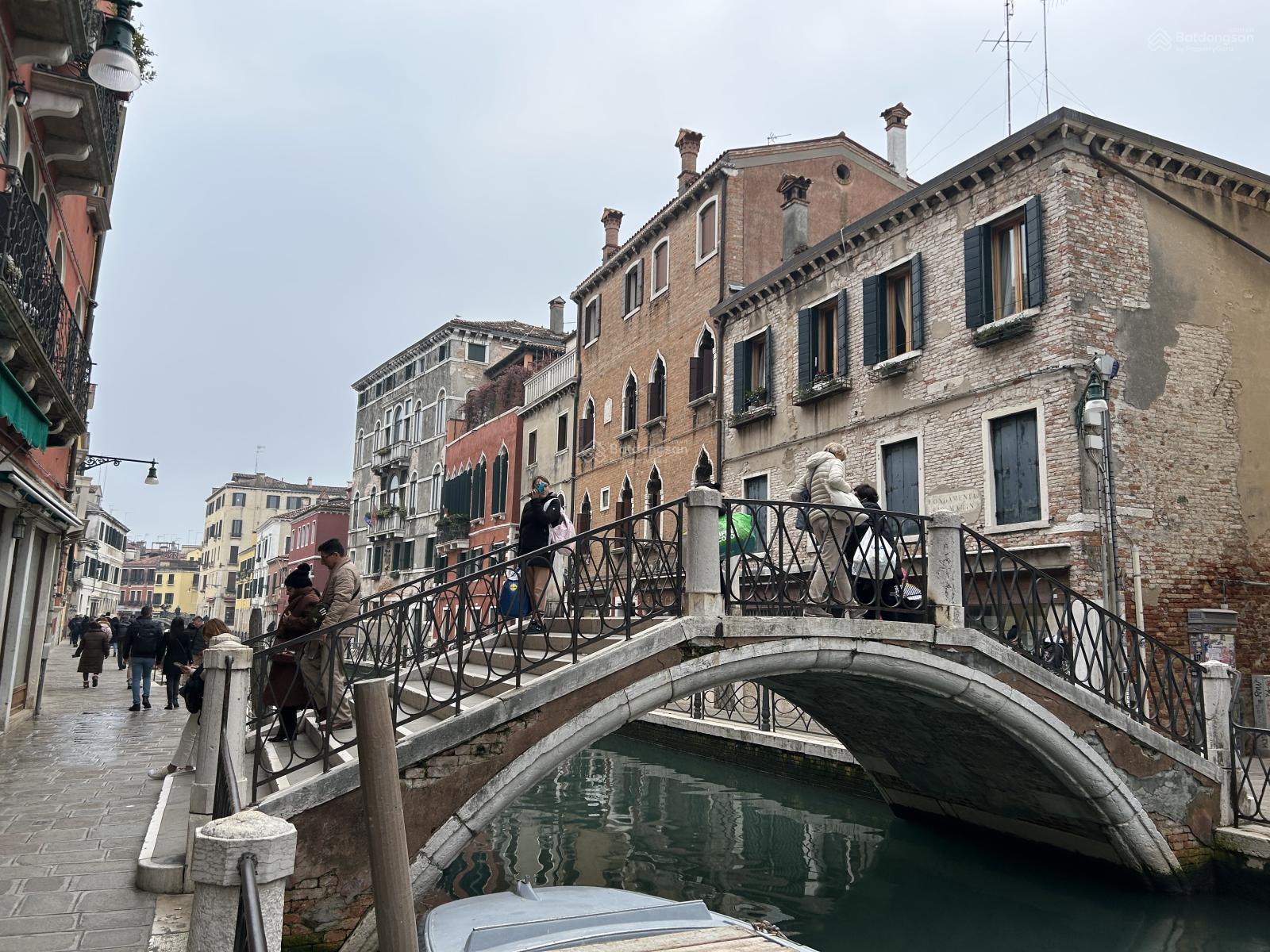 Cực đẹp. Bán đất mặt đường An Đồn 5, diện tích 234m2, ngang 10m. Giá chỉ 32 tỷ.