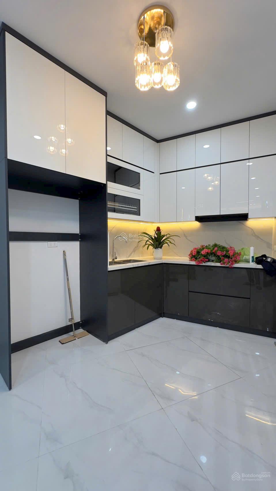 Gốc Đề-Minh Khai DT 50m2 mà chưa đến 10 tỷ tặng full nội thất cao cấp-Nhận nhà mơi đón tết ngay