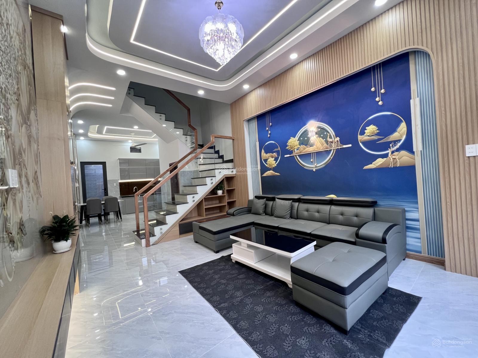 Chủ gửi nhà 4 tầng trung tâm quận 9 58m2 cạnh Vincom Q9 4PN,4WC nhỉnh 6.5 tỷ