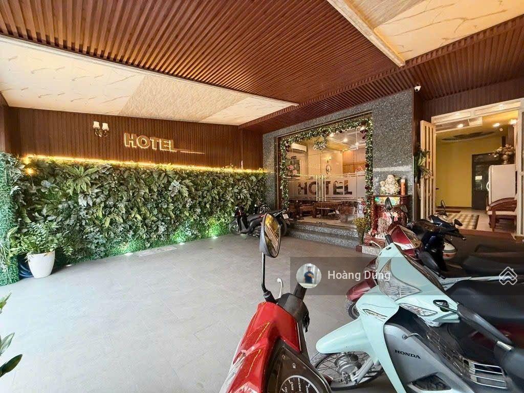 Bán nhà mặt tiền ĐS8 Thống Nhất 200m2 - doanh thu 2,2 tỷ/năm - 5 tầng - thang máy - giá chỉ 38 tỷ