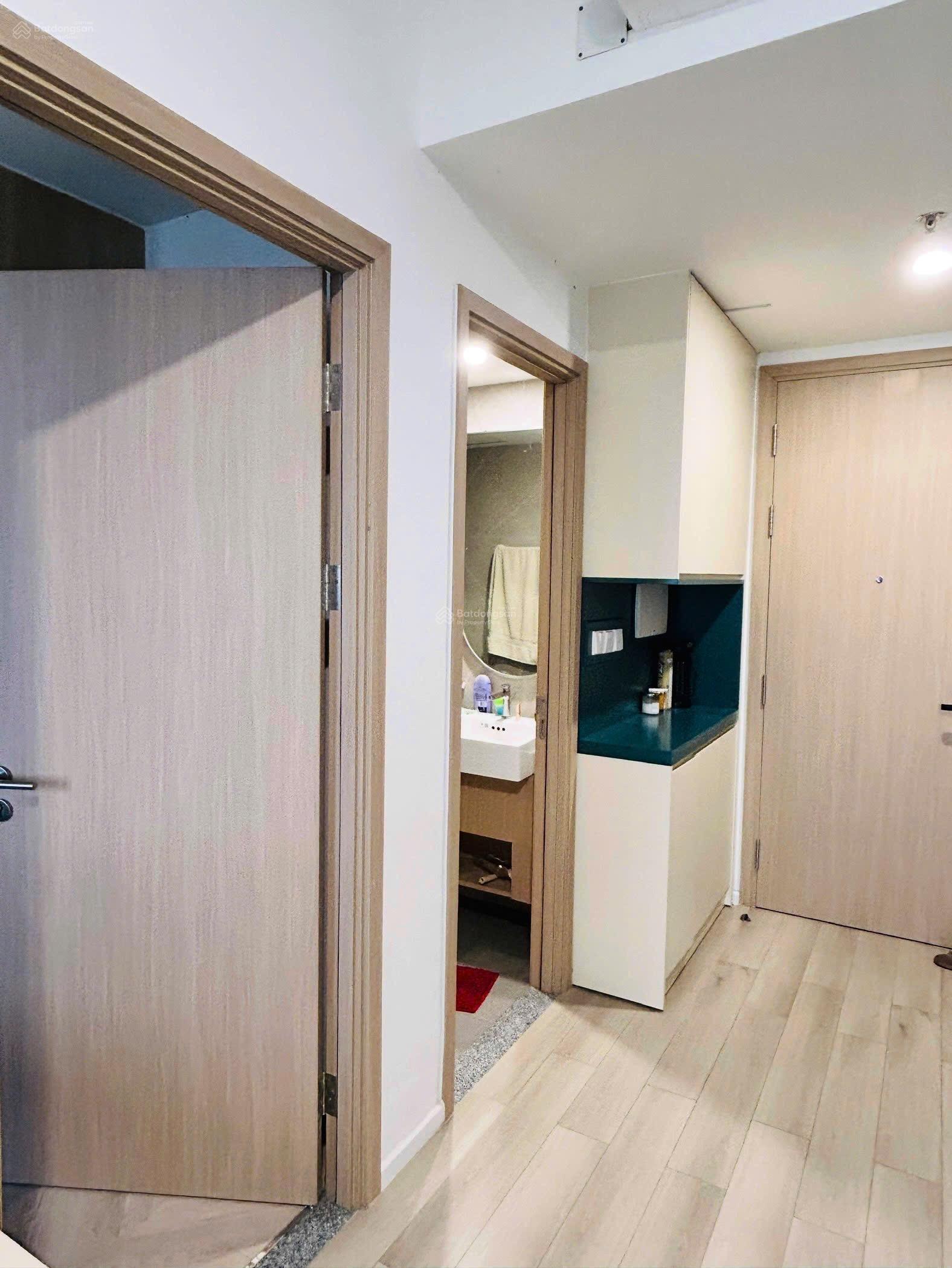 Cho thuê gấp CC tại Lumiere Boulevard, 8 triệu, 50m2, 1PN, 1WC, đầy đủ nội thất. Lh 0906 825 ***