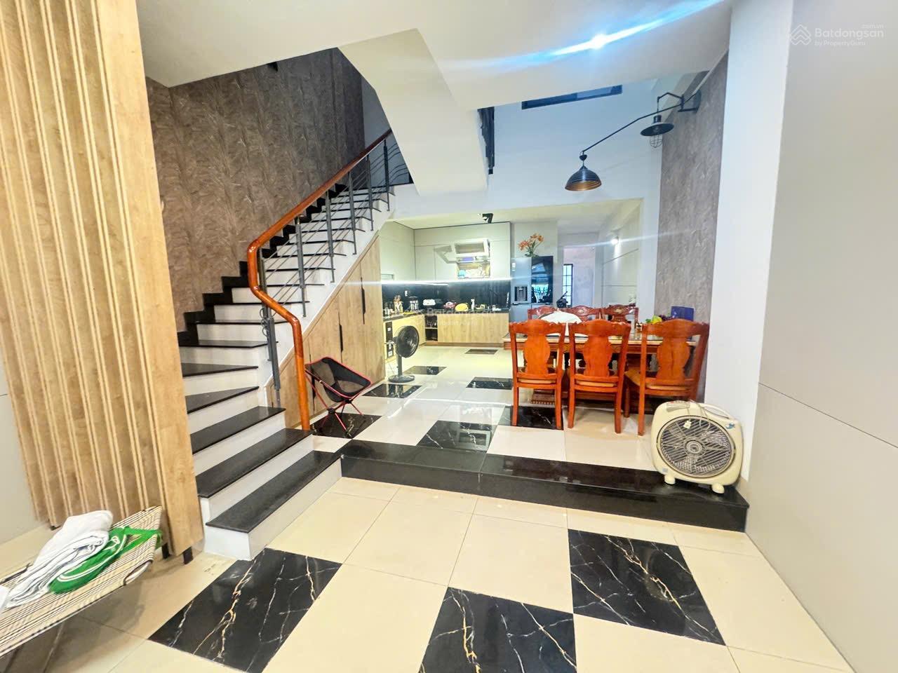 Bán nhà đường 7m5 Phạm Phú Tiết song song Nguyễn Hữu Thọ , LH Tuyết