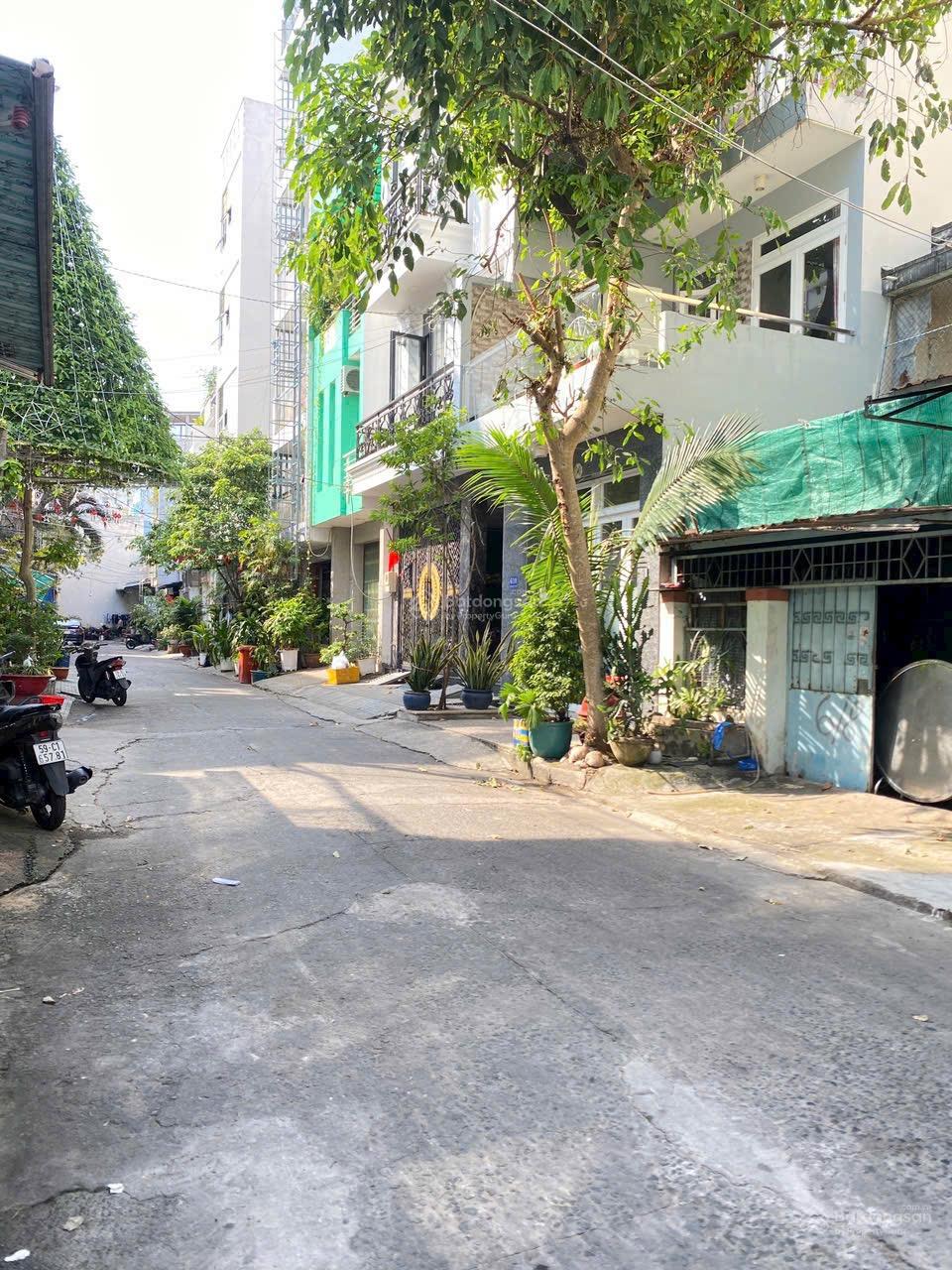 Bán nhà MT Đô Đốc Long 4,3 x 19m giá 7,9 tỷ Bán nhà MT Đô Đốc Long 4,3 x 19m giá 7,9 tỷ