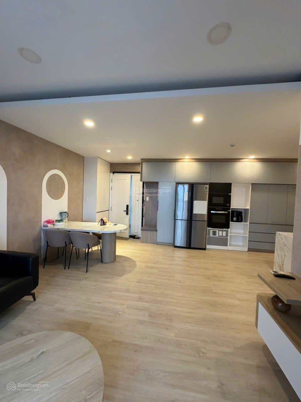 Cho thuê CC Florita, Tân Hưng, Q7, HCM 18 triệu, 103m2 full nội thất mới đẹp căn góc view Q1 đẹp.