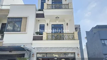 Bán nhà 1 trệt 3 lầu full nội thất KDC Phú Hồng Thịnh 6 gần làng đại học P. Bình An TP. Dĩ An