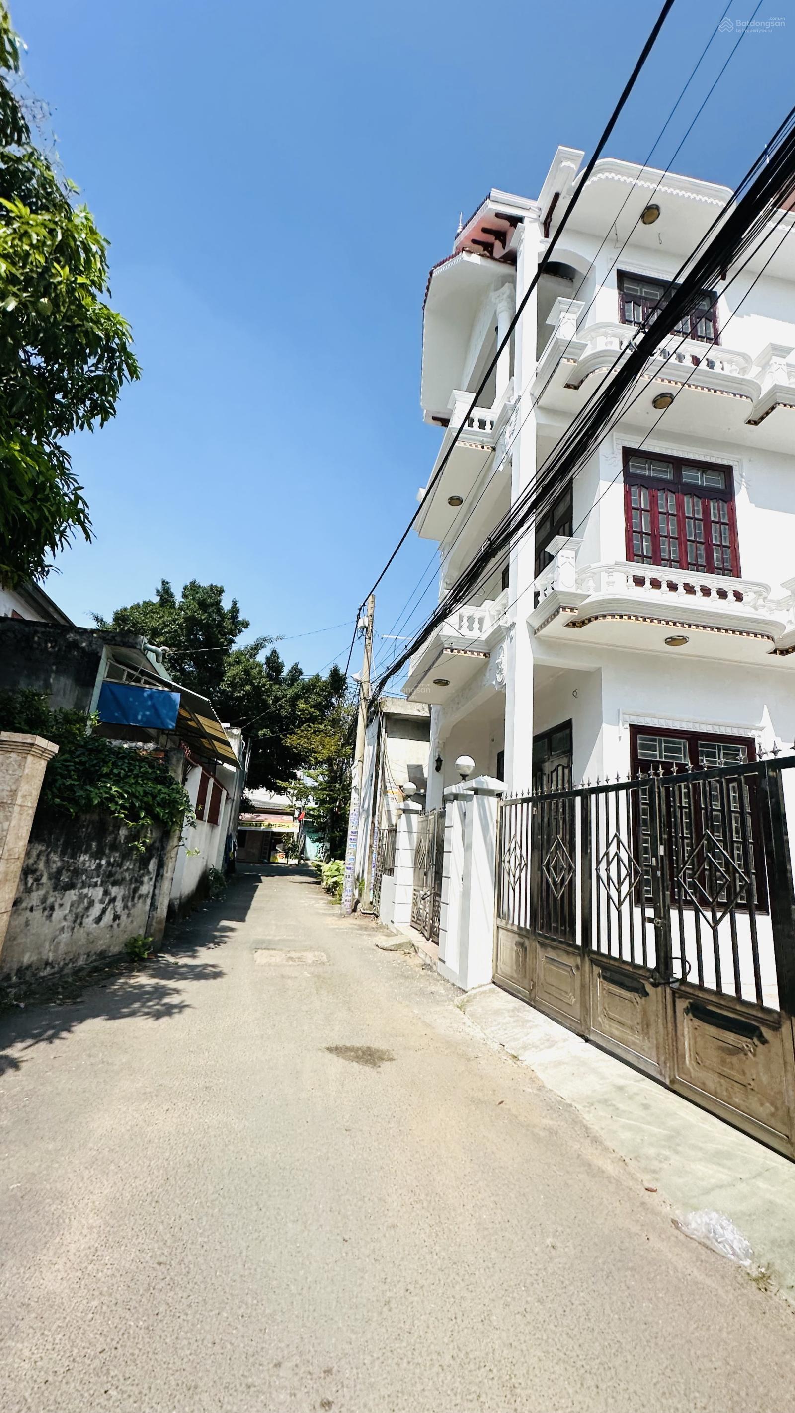 Nhà villa mini hầm hố. Ngay gần chợ Đầu Mối Thủ đức. Lê thị hoa. Bình chiểu. Giá tốt.