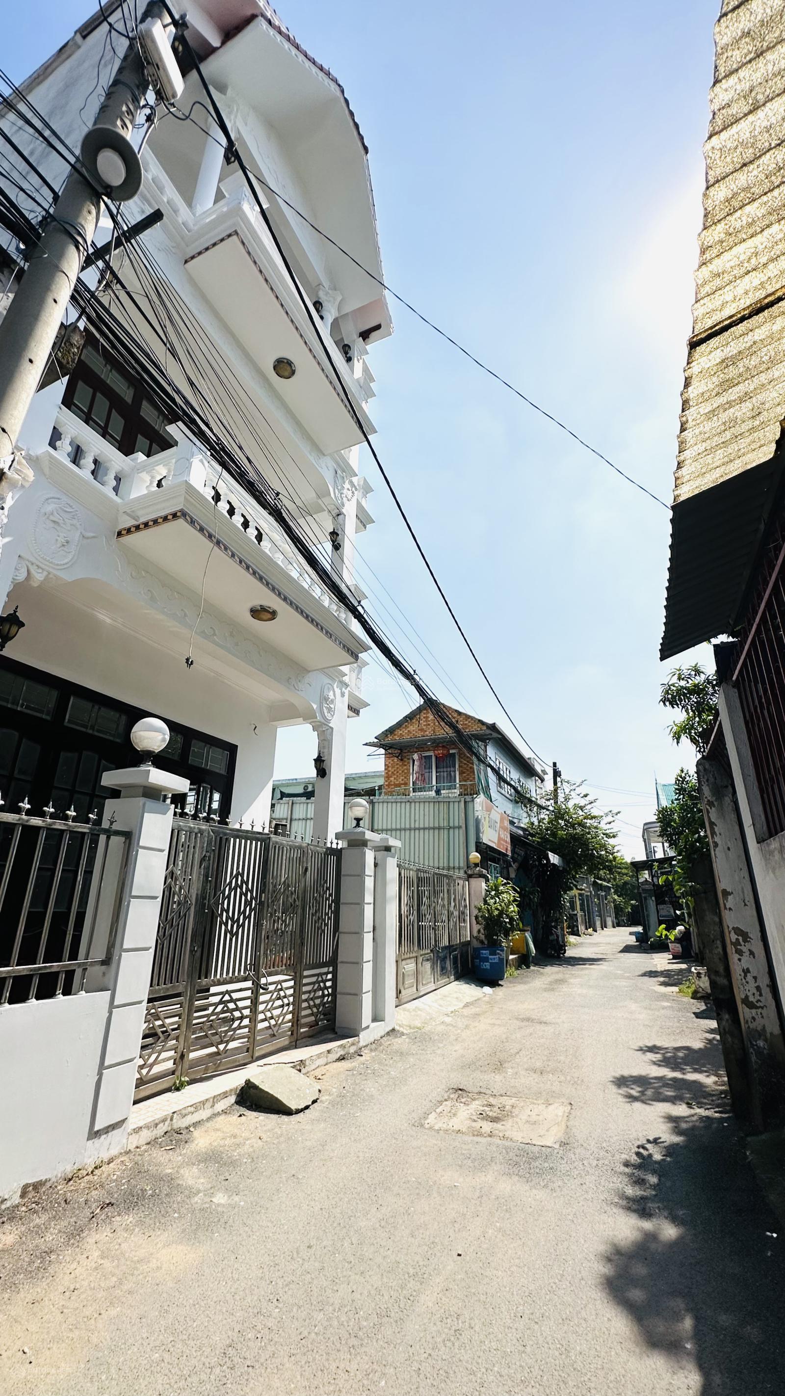 Nhà villa mini hầm hố. Ngay gần chợ Đầu Mối Thủ đức. Lê thị hoa. Bình chiểu. Giá tốt.