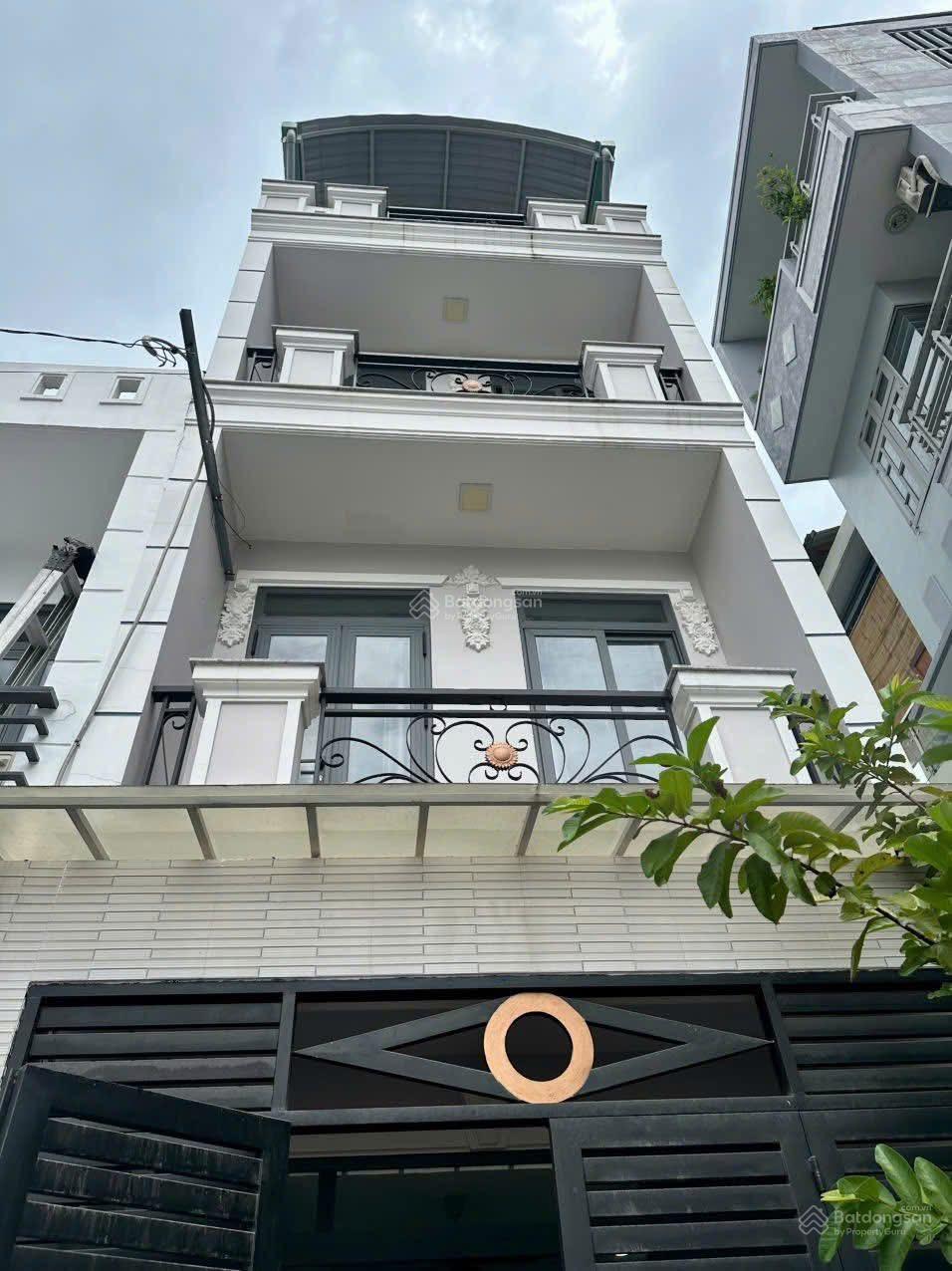 đúc 4 tầng lầu- đi bộ ra siêu thị Emart 2- khu dân trí- đường Phan Huy Ích- gần sân bay