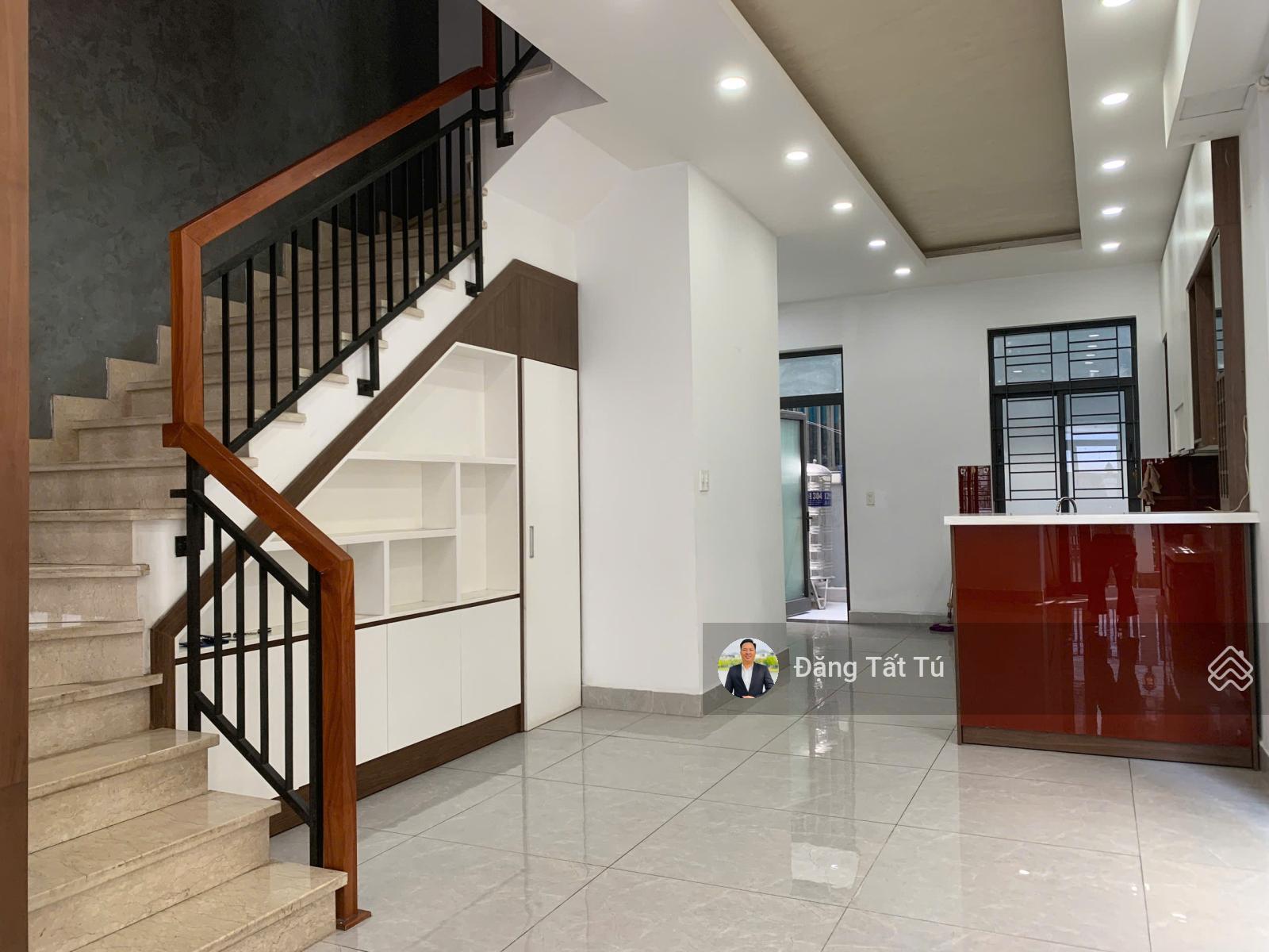 Cần cho thuê nhà phố Lakeview city giá 30tr/th nhà hoàn thiện đẹp hiện đại. Lh: 0917 330 ***