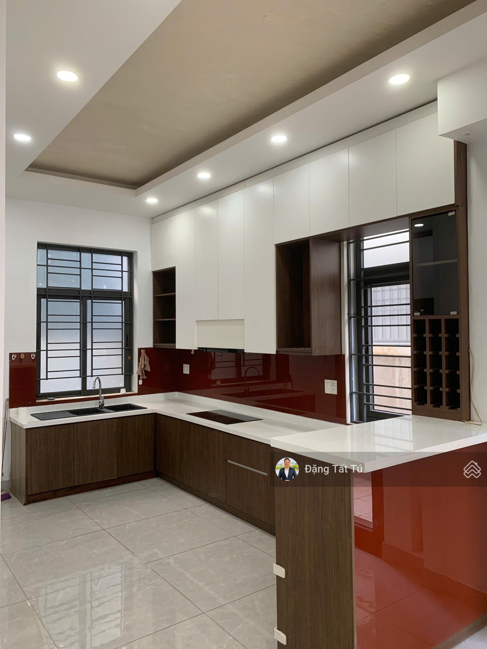 Cần cho thuê nhà phố Lakeview city giá 30tr/th nhà hoàn thiện đẹp hiện đại. Lh: 0917 330 ***