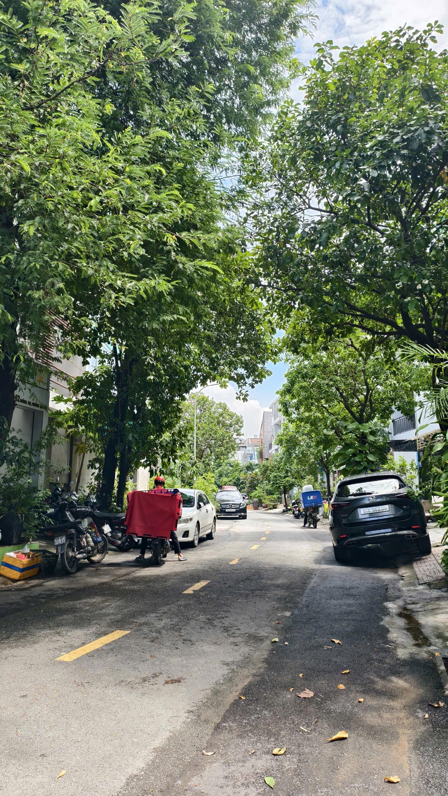 Bán Đất tại đường 31 An Phú,Q2 (DT 5x20 CN 100m) View công viên , Giá ~ 165tr/1m