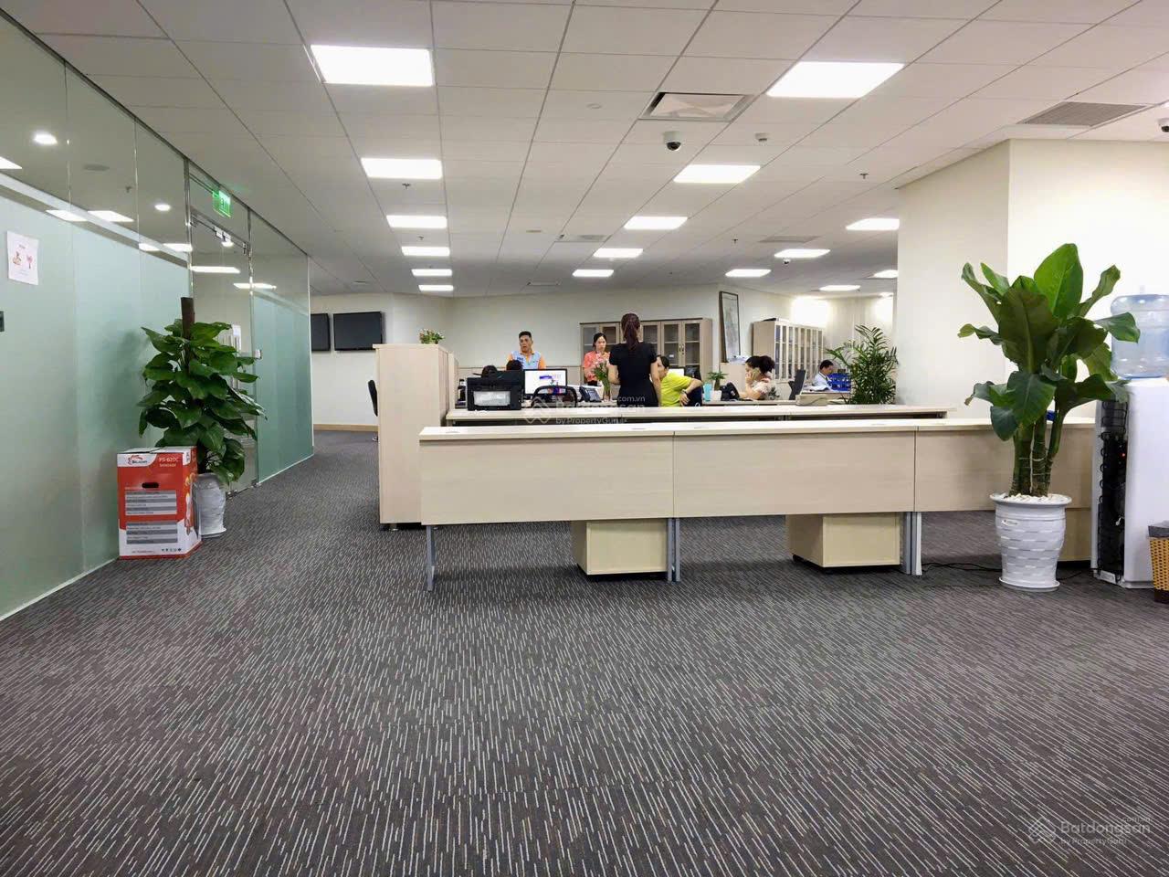 Bán nhà mặt tiền đường Võ Văn Tần phường Võ Thị Sáu Quận 3. DT 20x35m - 4 tầng - giá 550 tỷ