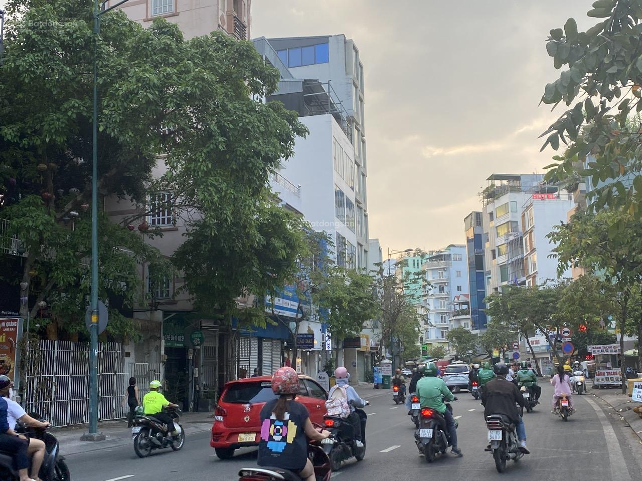 Bán nhà khu VIP sân bay mặt tiền Bạch Đằng, P2, Tân Bình 8m x 30m, NH 17m hầm 9 tầng. Giá 160 tỷ TL Bán nhà khu VIP sân bay mặt tiền Bạch Đằng, P2, Tân Bình 8m x 30m, NH 17m hầm 9 tầng. Giá 160 tỷ TL