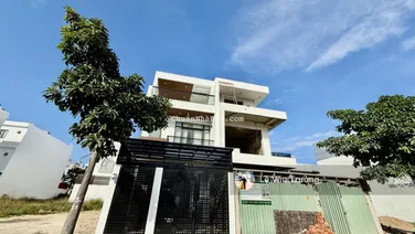 BÁN NHÀ 3 TẦNG MỸ GIA GÓI 7. FULL NỘI THẤT ĐẸP,XỊN,SANG. ĐỐI DIỆN SÂN BÓNG ĐÁ VUI NHỘN CẢ NGÀY