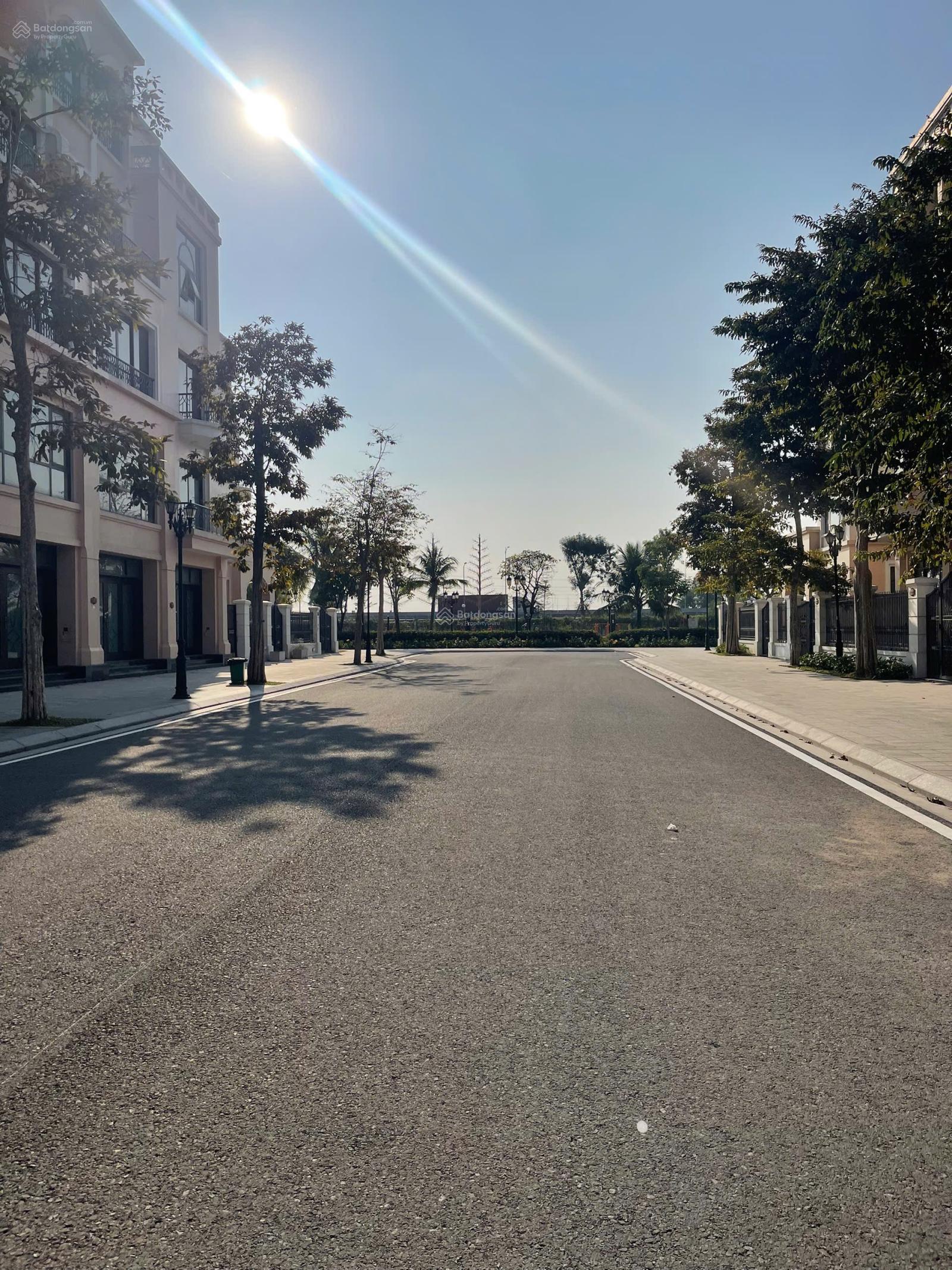 Cần bán gấp Vin 2- hải âu 75m, hoàn thiện 2 tầng giá chỉ 12ty2 nằm trên trục đường thông 20m