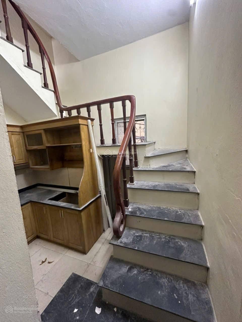 Chính chủ bán nhà mặt phố Quận Ba đình-phố có vỉa hè rộng 6m-ô tô đỗ cửa thoải mái-kd các loại hình