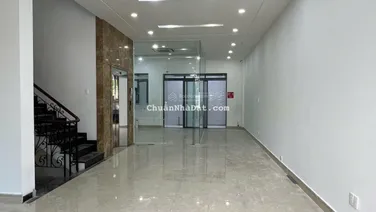 Cho thuê nhà làm văn phòng tại Him Lam Kênh Tẻ giá 90tr/th