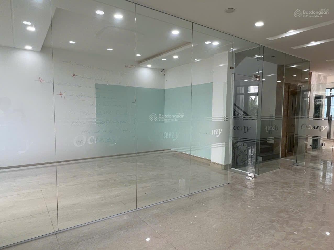 Cho thuê nhà làm văn phòng tại Him Lam Kênh Tẻ giá 90tr/th