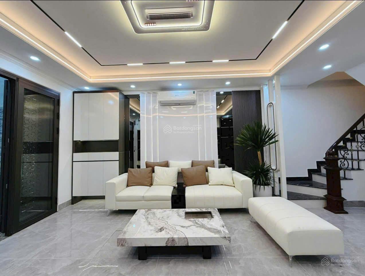 NHÀ ĐẸP PHỐ CỔ HOA LƯ HAI BÀ TRUNG DT 40M-6T-MT 4.5M NGÕ THÔNG SÁT PHỐ Ô TÔ QUA CỔNG NHÀ ĐẸP PHỐ CỔ HOA LƯ HAI BÀ TRUNG DT 40M-6T-MT 4.5M NGÕ THÔNG SÁT PHỐ Ô TÔ QUA CỔNG