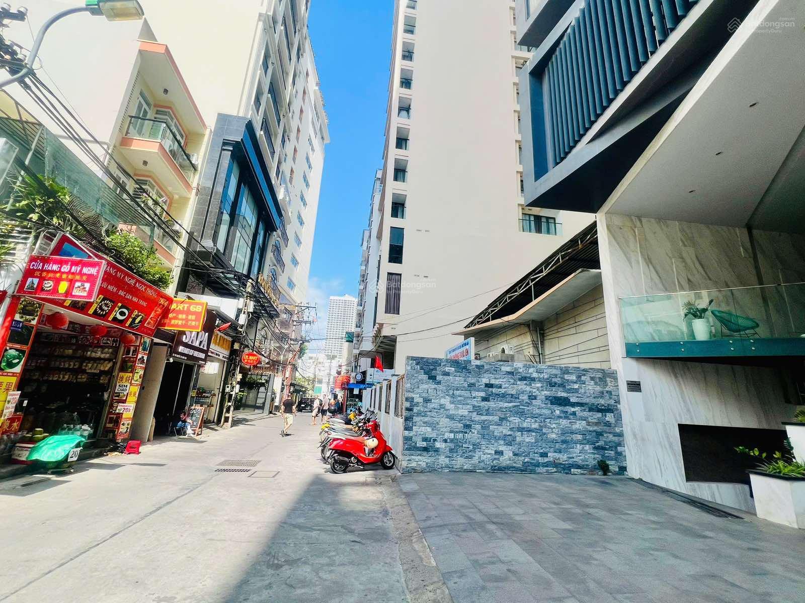 BÁN ĐẤT ĐẸP GẦN BIỂN VÀ QUẢNG TRƯỜNG. 381,8M2 NGANG 14,5M CHỈ 210TR/M2. HẺM 6M NGUYỄN THỊ MINH KHAI