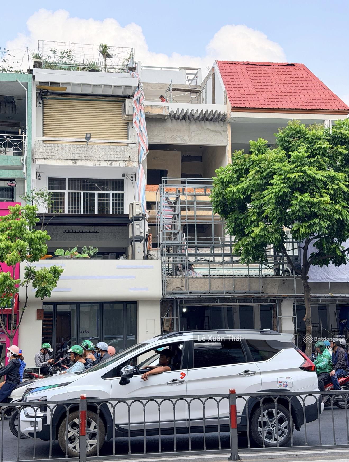 Siêu phẩm mặt tiền đường 3/2, 4 tầng, 4.6x23m, thuê 850tr/năm. Chỉ 32 tỷ, phường 14 - quận 10