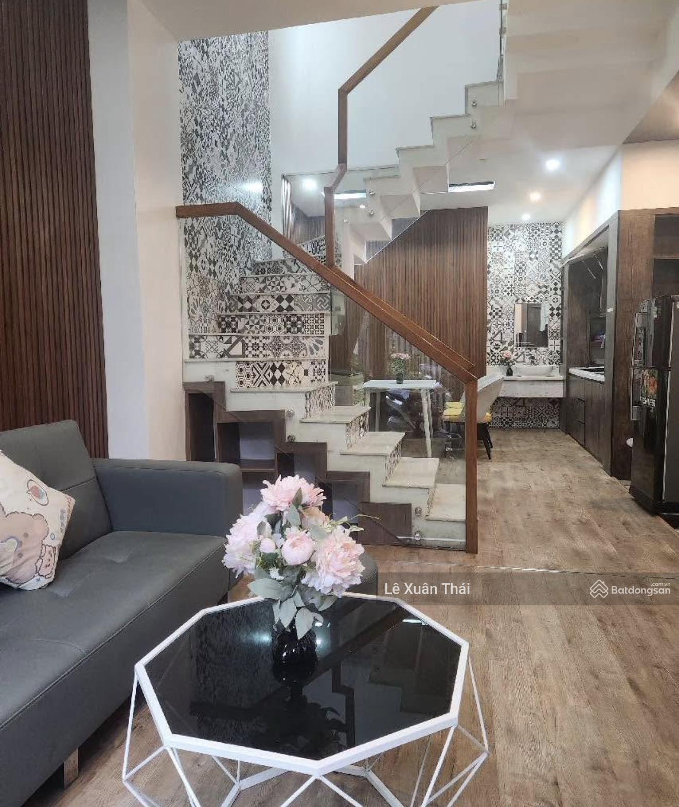 Siêu phẩm mặt tiền đường 3/2, 4 tầng, 4.6x23m, thuê 850tr/năm. Chỉ 32 tỷ, phường 14 - quận 10 Siêu phẩm mặt tiền đường 3/2, 4 tầng, 4.6x23m, thuê 850tr/năm. Chỉ 32 tỷ, phường 14 - quận 10