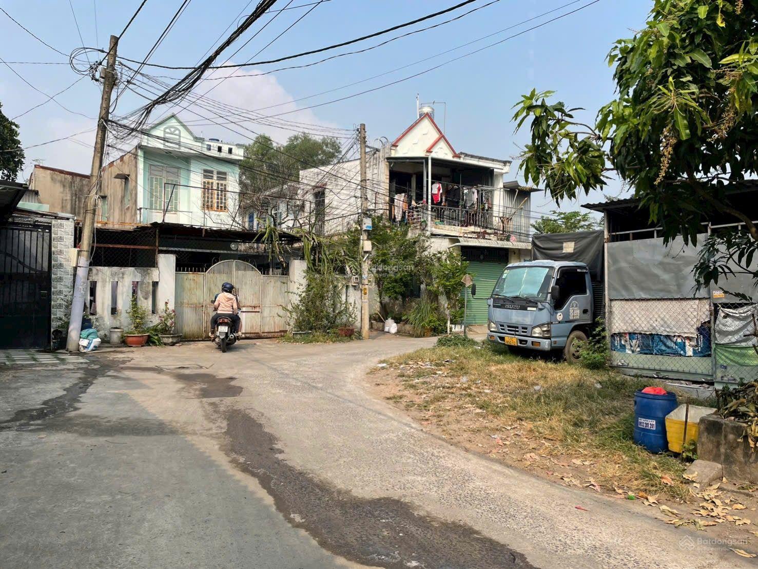 CHỦ GỬI BÁN GẤP ĐẤT ĐƯỜNG XE TẢI THÔNG, 8X15, TÂN HIỆP 29, HÓC MÔN - NHỈNH 3 TỶ Dt: 122m2 ( CHỦ GỬI BÁN GẤP ĐẤT ĐƯỜNG XE TẢI THÔNG, 8X15, TÂN HIỆP 29, HÓC MÔN - NHỈNH 3 TỶ Dt: 122m2 (