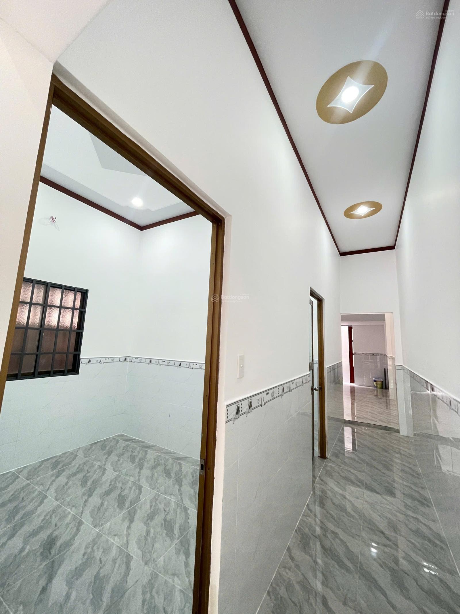 Chủ bán nhà cấp 4 mới tính đường nhựa 6m gần chợ Bình An