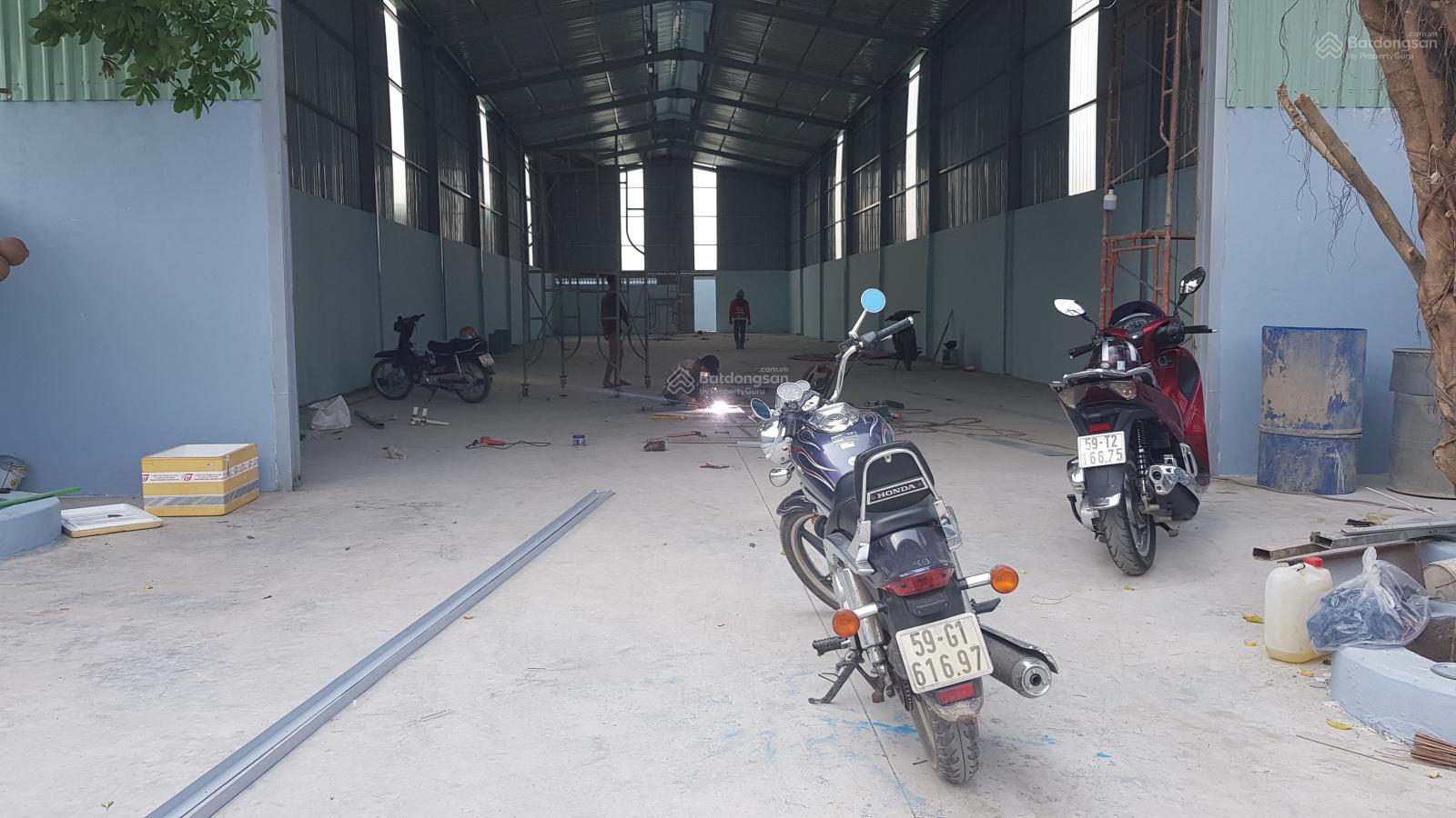 Nhà xưởng cho thuê phường thạnh lộc quận 12 dt: 500m giá 30 triêu/tháng lh: 0908 561 ***