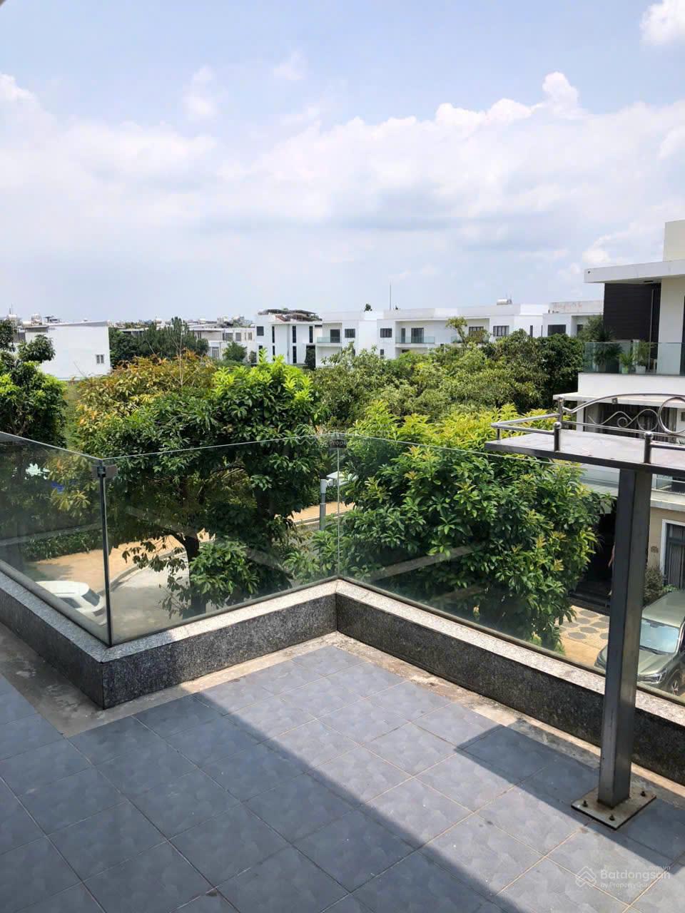 BDS HVL NC - Cho thuê biệt thự Lucasta 300m2 mới đẹp giá 25tr