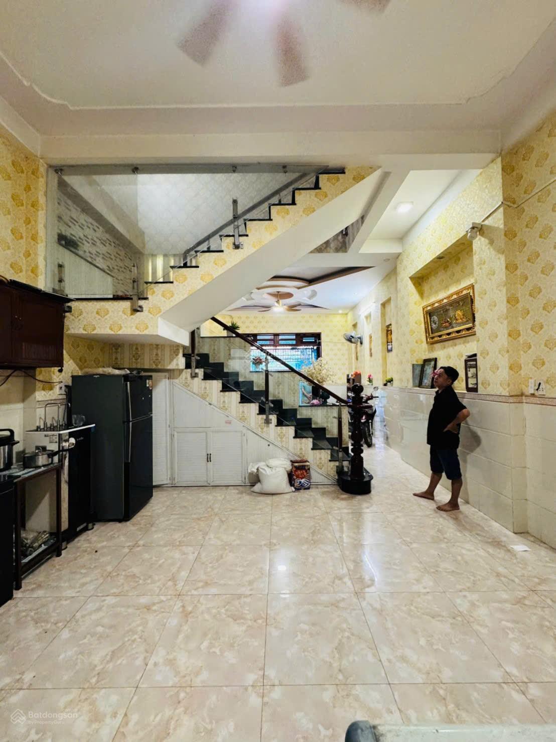 CHÍNH CHỦ CẦN BÁN NHÀ TRỆT LẦU Ở TÂN ĐÔNG HIỆP. GẦN CHỢ, SÂN XE HƠI. DT 100M. 3PN, 3WC. BUÔN BÁN OK CHÍNH CHỦ CẦN BÁN NHÀ TRỆT LẦU Ở TÂN ĐÔNG HIỆP. GẦN CHỢ, SÂN XE HƠI. DT 100M. 3PN, 3WC. BUÔN BÁN OK