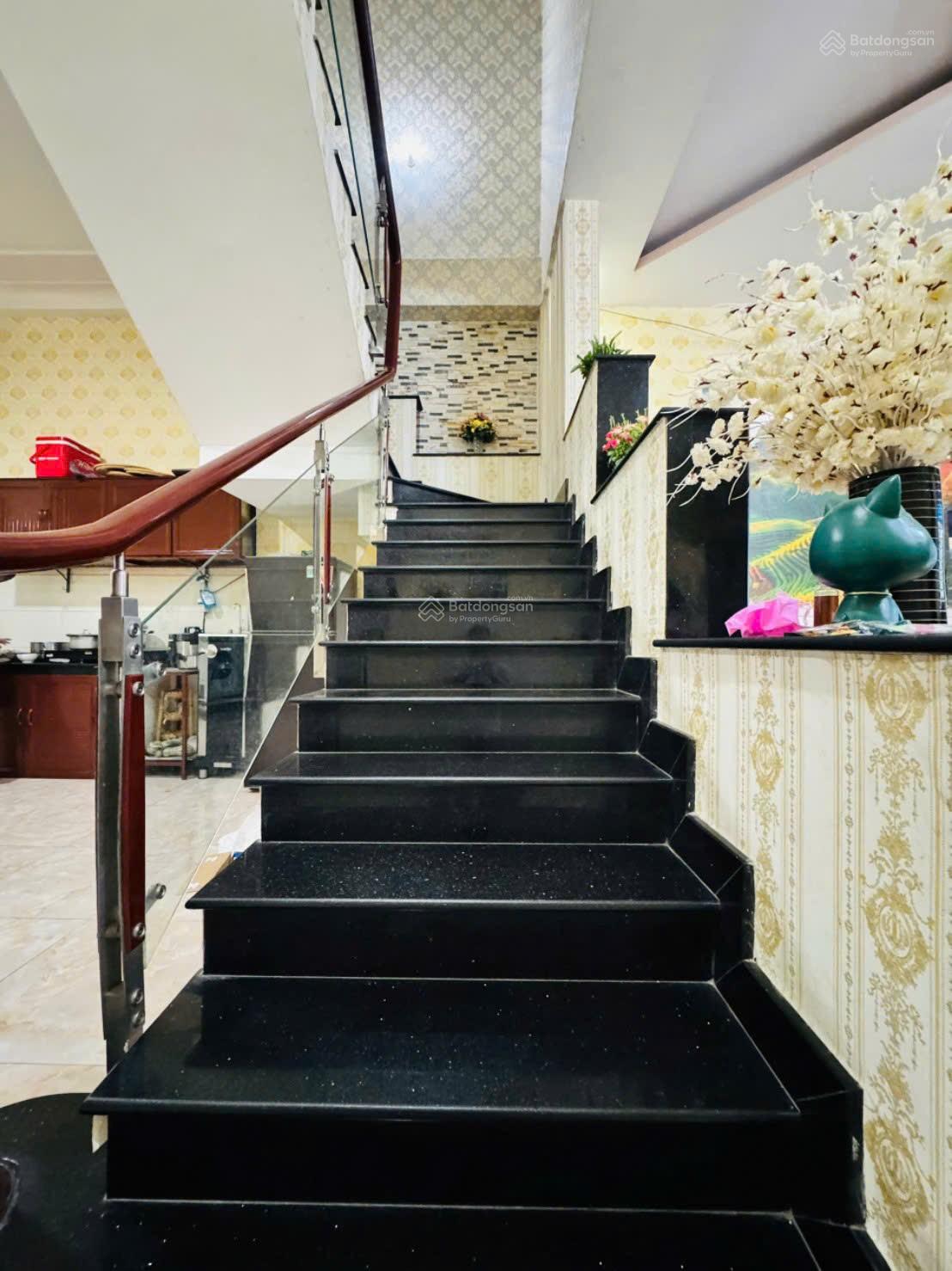 CHÍNH CHỦ CẦN BÁN NHÀ TRỆT LẦU Ở TÂN ĐÔNG HIỆP. GẦN CHỢ, SÂN XE HƠI. DT 100M. 3PN, 3WC. BUÔN BÁN OK CHÍNH CHỦ CẦN BÁN NHÀ TRỆT LẦU Ở TÂN ĐÔNG HIỆP. GẦN CHỢ, SÂN XE HƠI. DT 100M. 3PN, 3WC. BUÔN BÁN OK