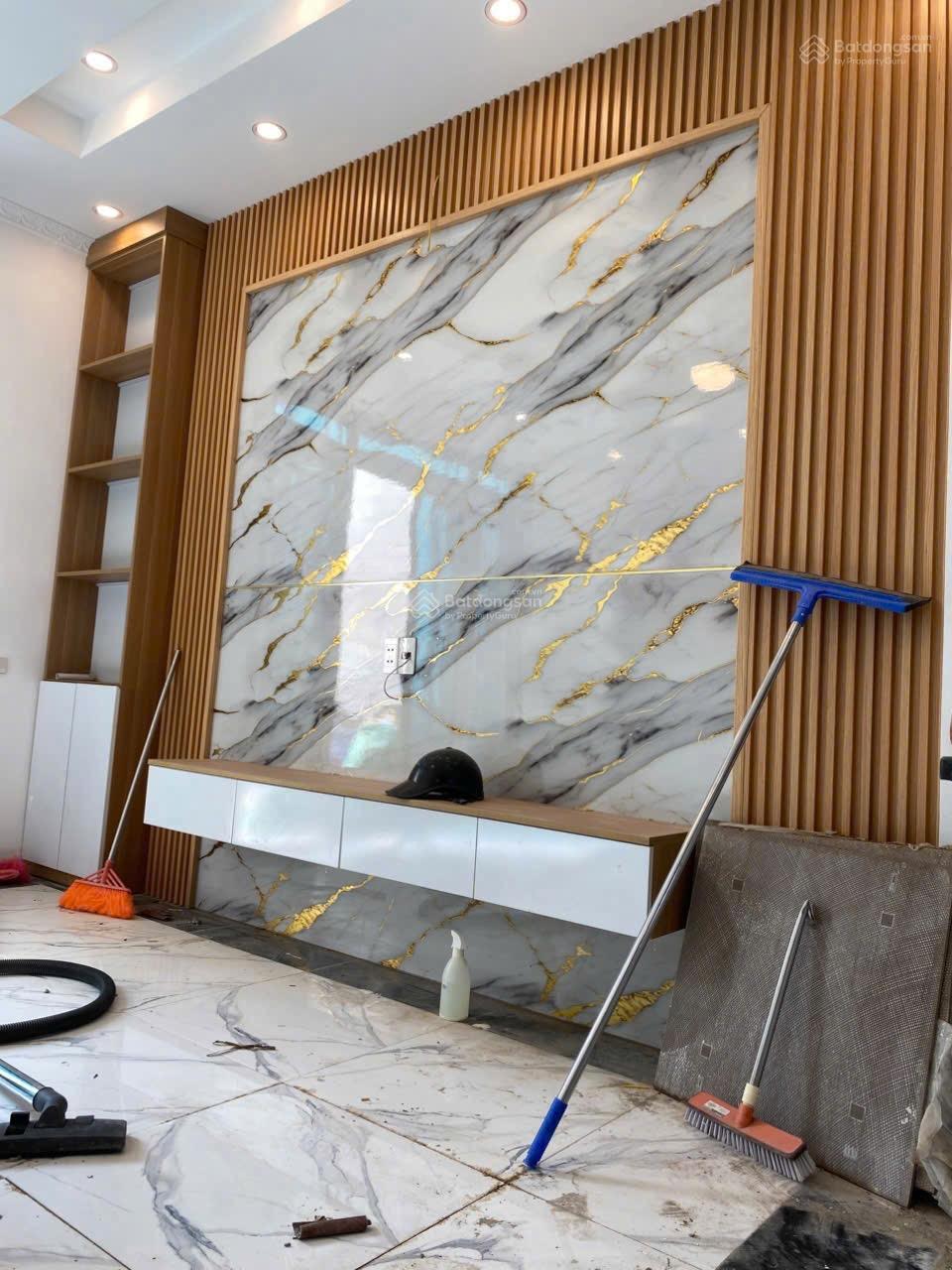 Đông La 48m2 xây mới 3T. Ô tô cách 10m. Full nội thất. Giá 4,9 tỷ Đông La 48m2 xây mới 3T. Ô tô cách 10m. Full nội thất. Giá 4,9 tỷ