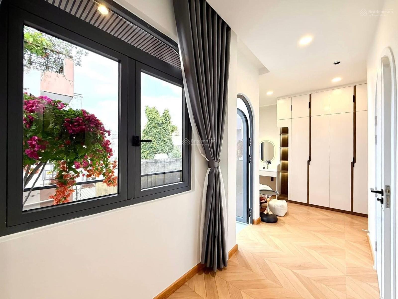 Siêu phẩm!Vip nhất ngay khu Phan Xích Long-Xe hơi đỗ cửa-4tang-Mới 100%-NT-Sang-Xịn-Mịn-0902 837 ***