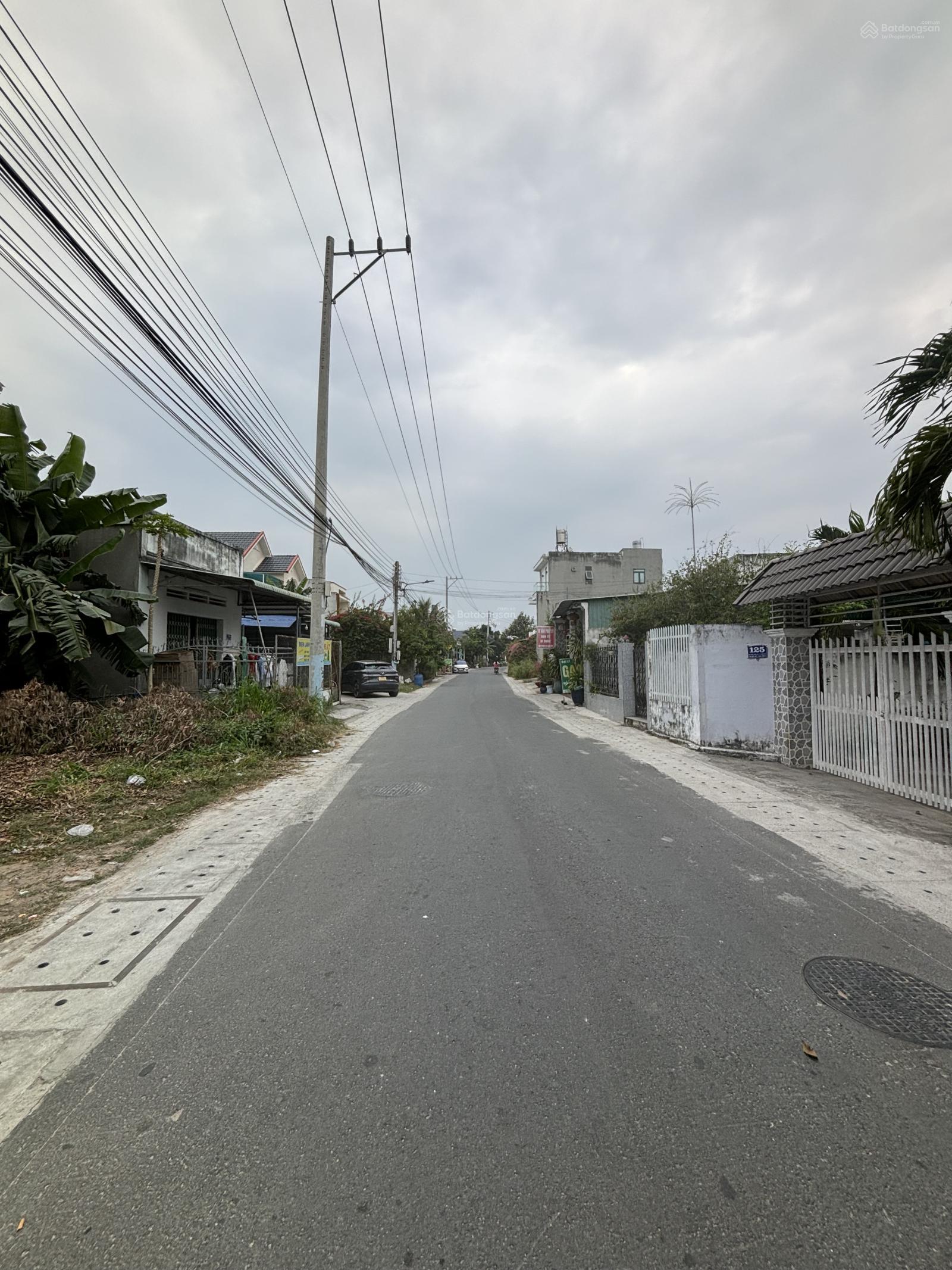 Bán đất mặt tiền DX025 Phú Mỹ DT 10x40 tổng 426m2 giá bán 8tỷ500 LH 0939 844 ***