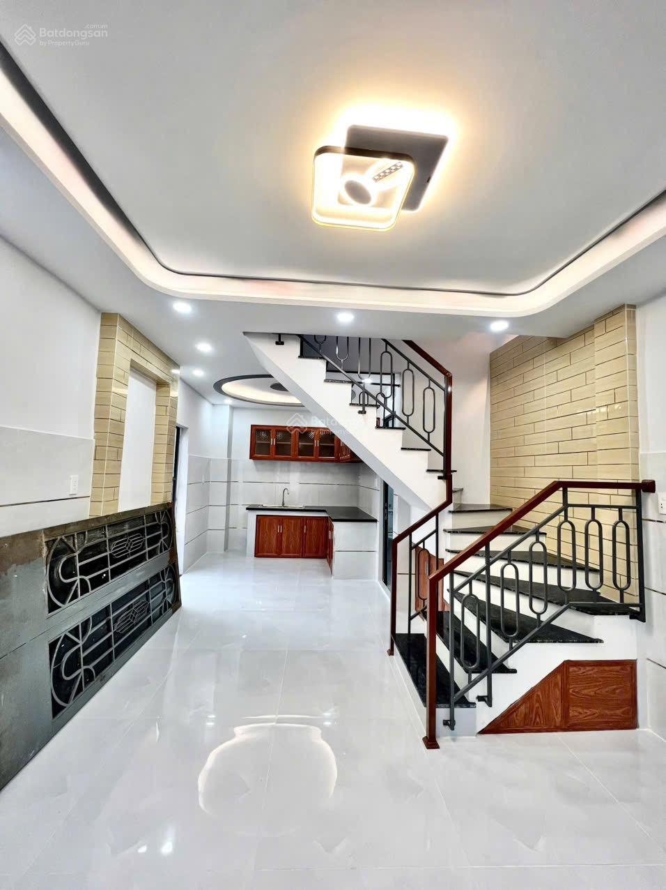 Nhĩnh 2 tỷ có nhà đẹp hẻm 499 Hương Lộ 2 Q.Bình Tân 30m2 đúc 1 lầu giá chỉ 2.8 tỷ