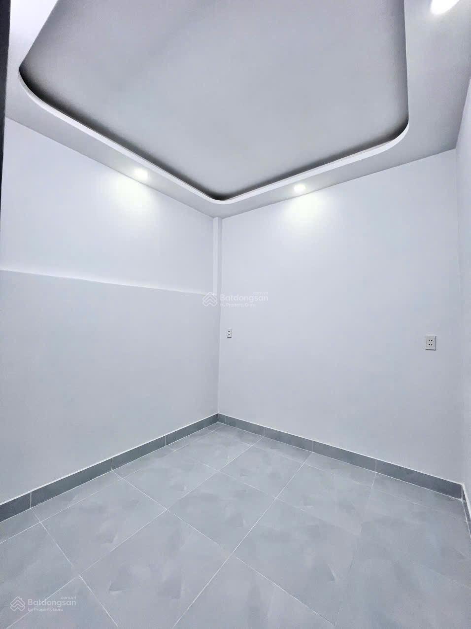 Nhĩnh 2 tỷ có nhà đẹp hẻm 499 Hương Lộ 2 Q.Bình Tân 30m2 đúc 1 lầu giá chỉ 2.8 tỷ