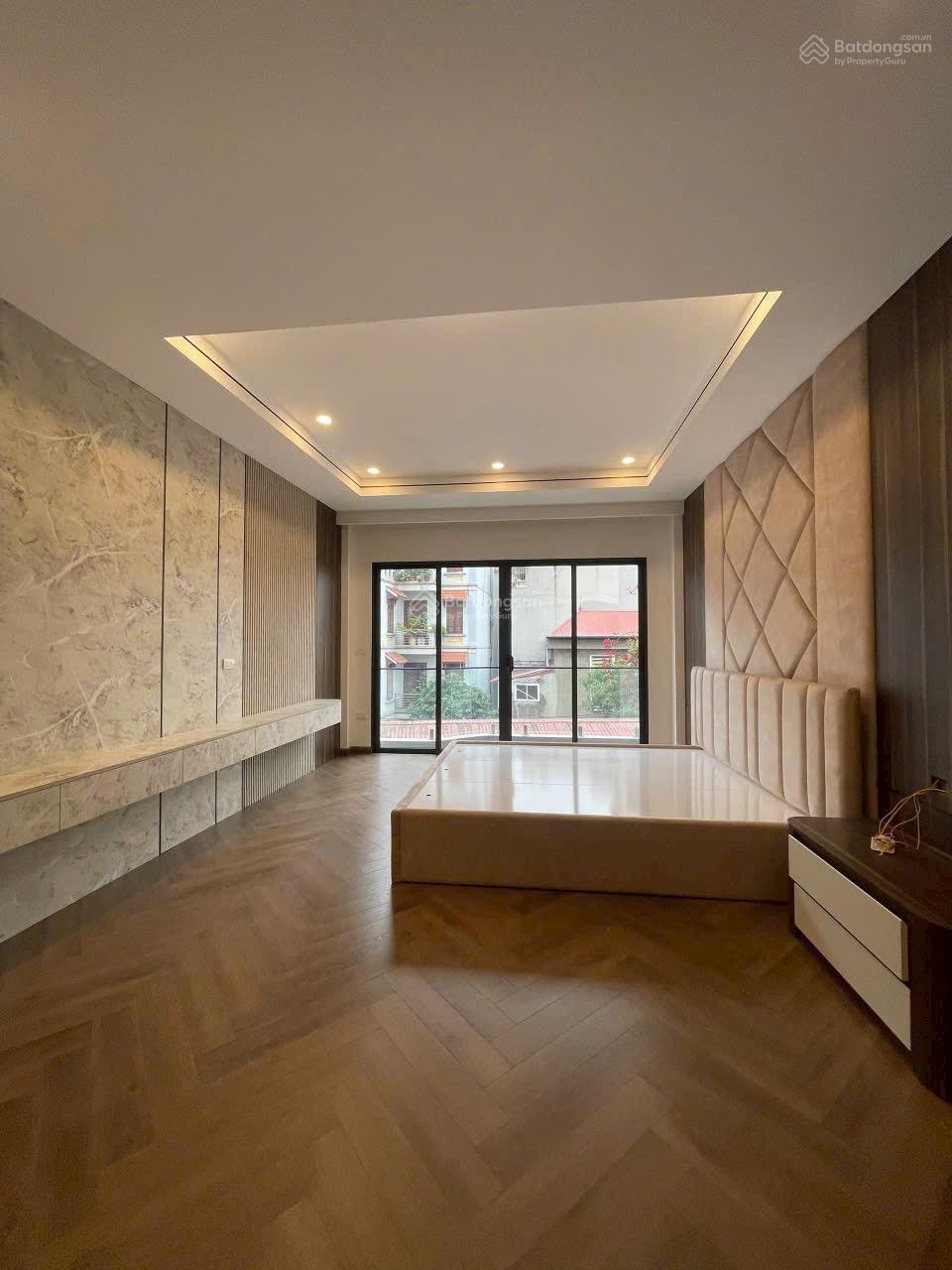 Bán nhà 7 tầng thang máy xây mới 53,3m2 full nội thất phố Sài Đồng oto 7 chỗ ngủ trong nhà giá tốt