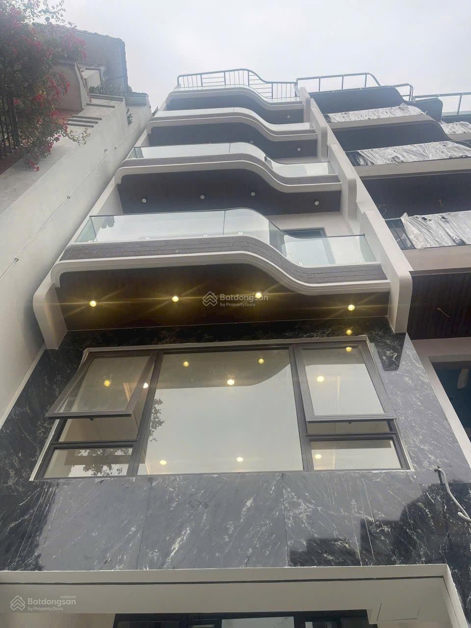 Bán nhà 7 tầng thang máy xây mới 53,3m2 full nội thất phố Sài Đồng oto 7 chỗ ngủ trong nhà giá tốt