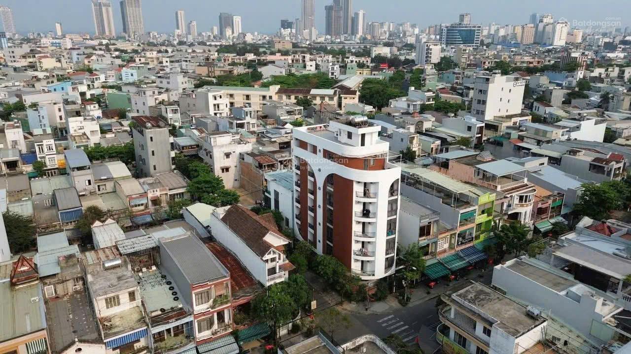 Chính chủ gửi bán căn Apartment 7 tầng 2 mặt tiền Lê Phụng Hiểu cách Sông Hàn 300m. Giá 31 tỷ