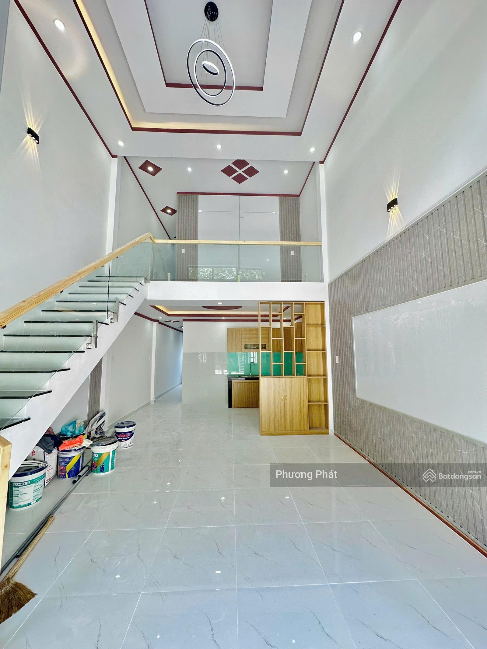 BÁN GẤP NHÀ 1 GÁC LỬNG ĐÚC KIÊN CỐ SỔ RIÊNG THỔ CƯ 100% GẦN BỆNH VIỆN DA LIỄU, TT 439TR NHẬN NHÀ Ở