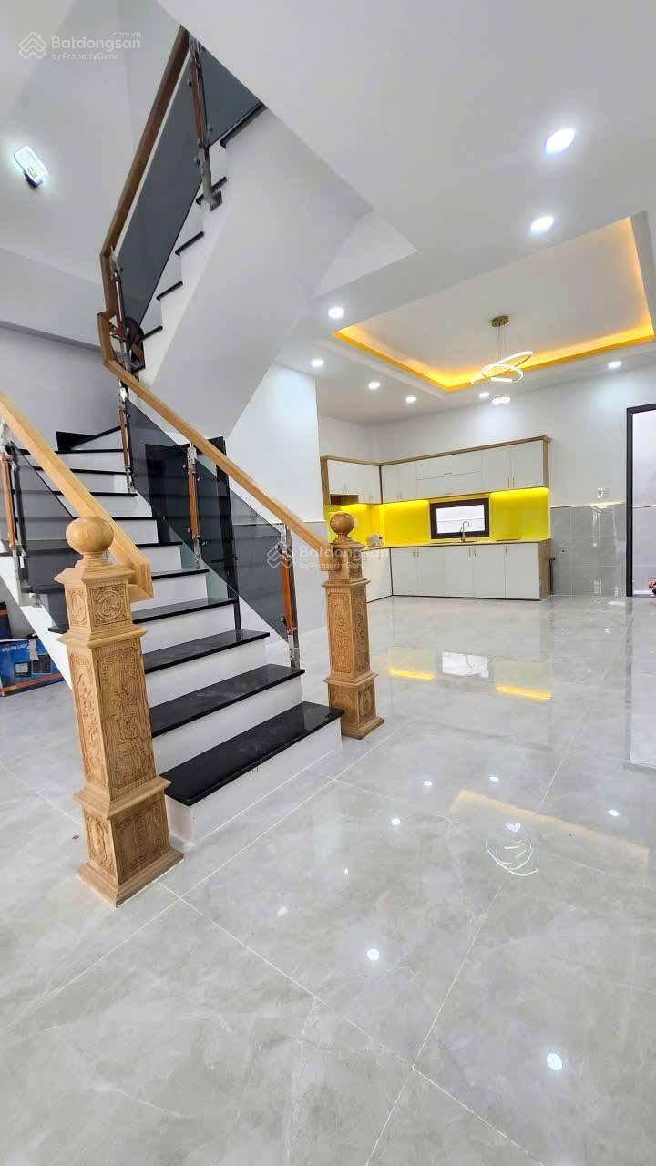 Nhà mới xây còn thơm mùi sơn, dọn vào ở liền giá 1 tỷ 750, đường Bờ Xe Lam, có Sổ hồng