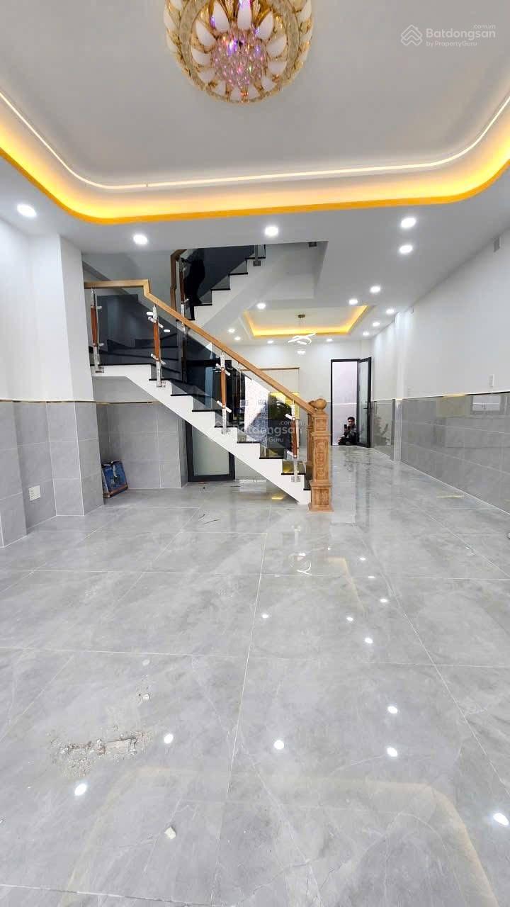 Nhà mới xây còn thơm mùi sơn, dọn vào ở liền giá 1 tỷ 750, đường Bờ Xe Lam, có Sổ hồng