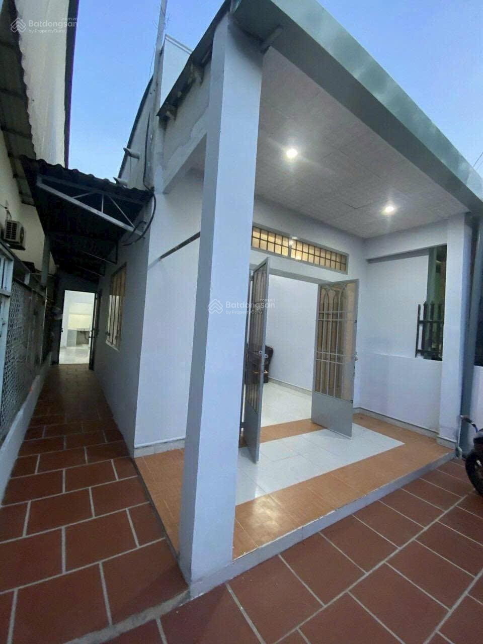 Bán nhà rộng (DT: 110m2 - ngang 5m x 22m) sổ riêng thổ cư 100% đường oto P. Bửu Hoà. Giá chỉ 2,6 tỷ