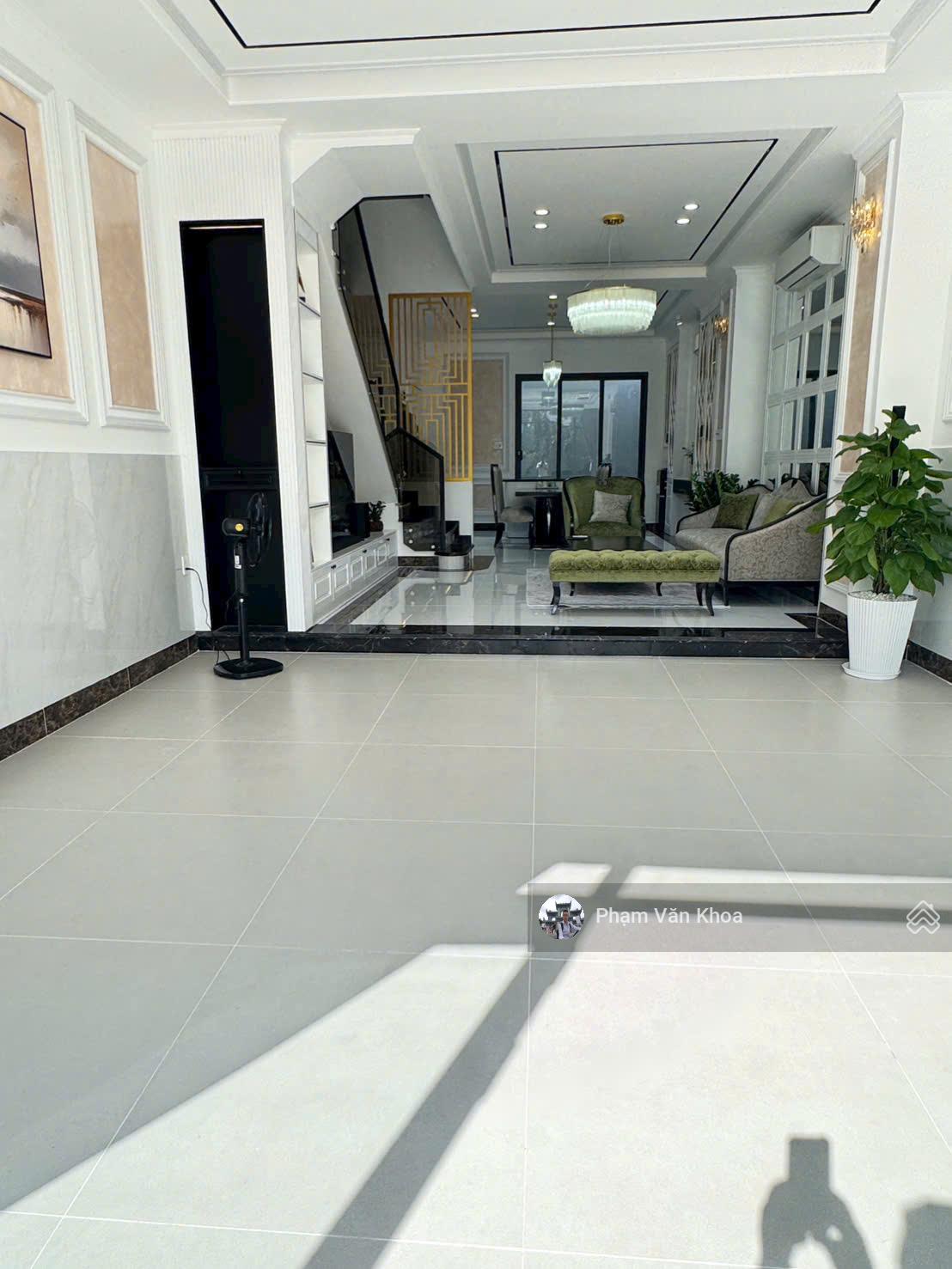 Bán nhà mặt tiền lô nhì đường Lê Văn Lương 4 tầng 5.6 x 15m sổ riêng full nội thất ngay CC Primer