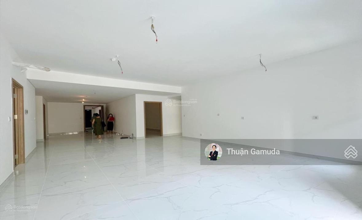 Bán căn góc skylinked villa- DT 198m2, 3PN+1 kho, dãy P1 Diamond Alnata Celadon City (Ô tô lên nhà) Bán căn góc skylinked villa- DT 198m2, 3PN+1 kho, dãy P1 Diamond Alnata Celadon City (Ô tô lên nhà)