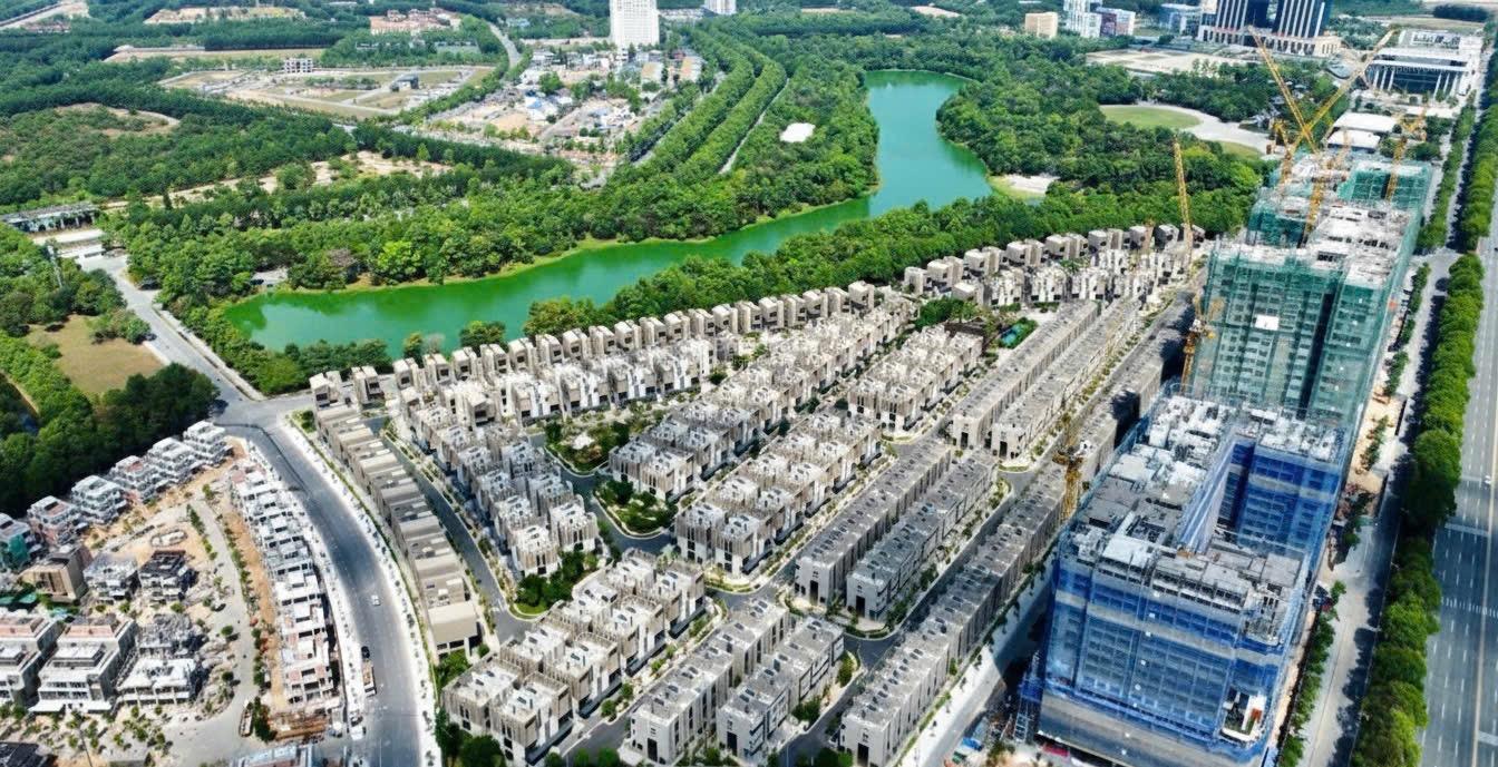 Bán nhà phố The Orchard giá 10,8 tỷ. Vị trí gần clubhouse. Liên hệ 0909 427 ***