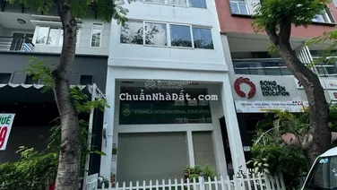 Bán nhà phố tại Phú Mỹ Hưng, sát chung cư sky garden , giá cực tốt