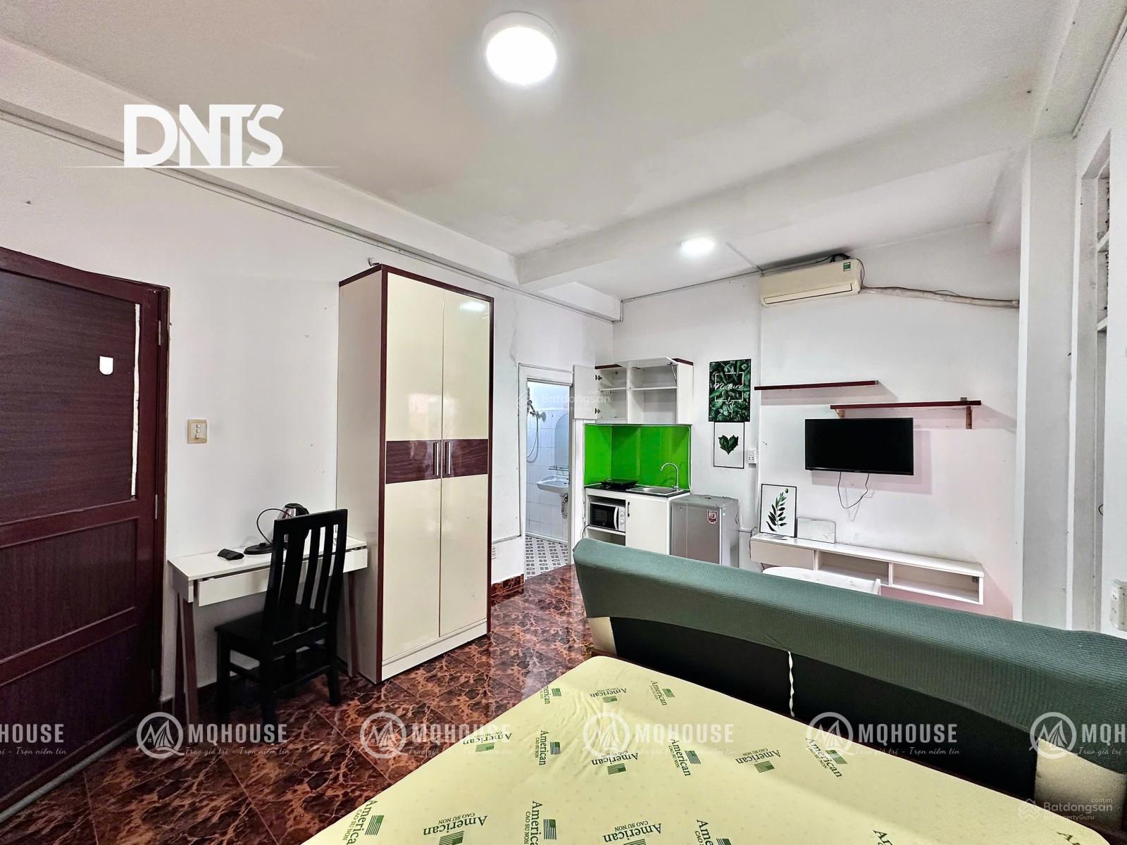 Cho thuê phòng bancony gần Trường Đại Học Văn Lang, Petro Bến Thành Q1